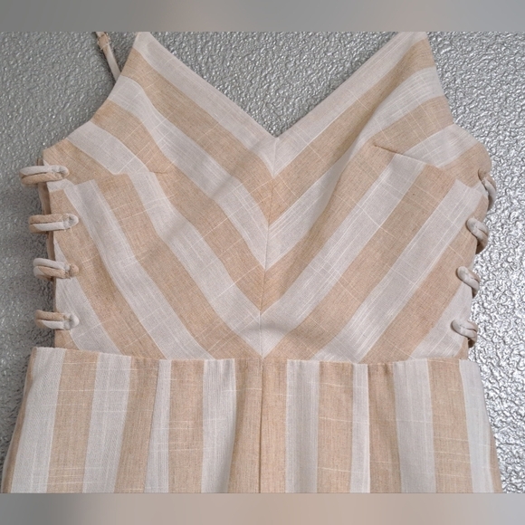 Linen Blend Wide Leg Cropped Jumpsuit With Side Cut Outs Size S - Picture 2 of 4